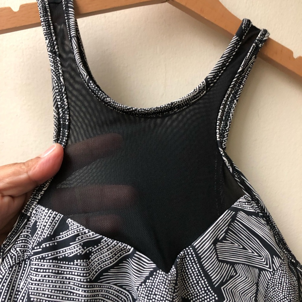 Lululemon Sports Bra Black Mesh | Printed - Picture 3 of 7